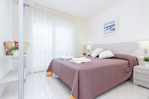 Apartment in Roses Near Punta Beach