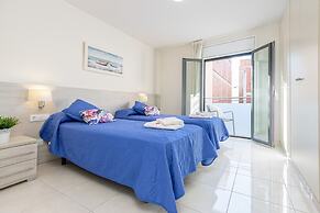Apartment in Roses Near Punta Beach