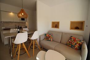 Modern Apartment With River Views