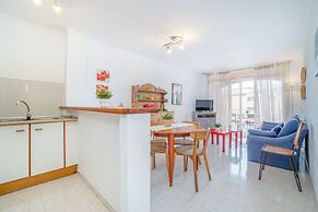 Apartment in Empuriabrava Near Sandy Beach