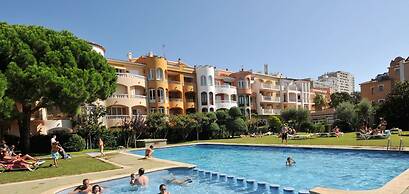 Apartment in Empuriabrava Near Sandy Beach