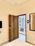 Hotel StayBird - Cove Kharadi