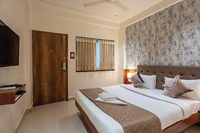 Hotel StayBird - Cove Kharadi