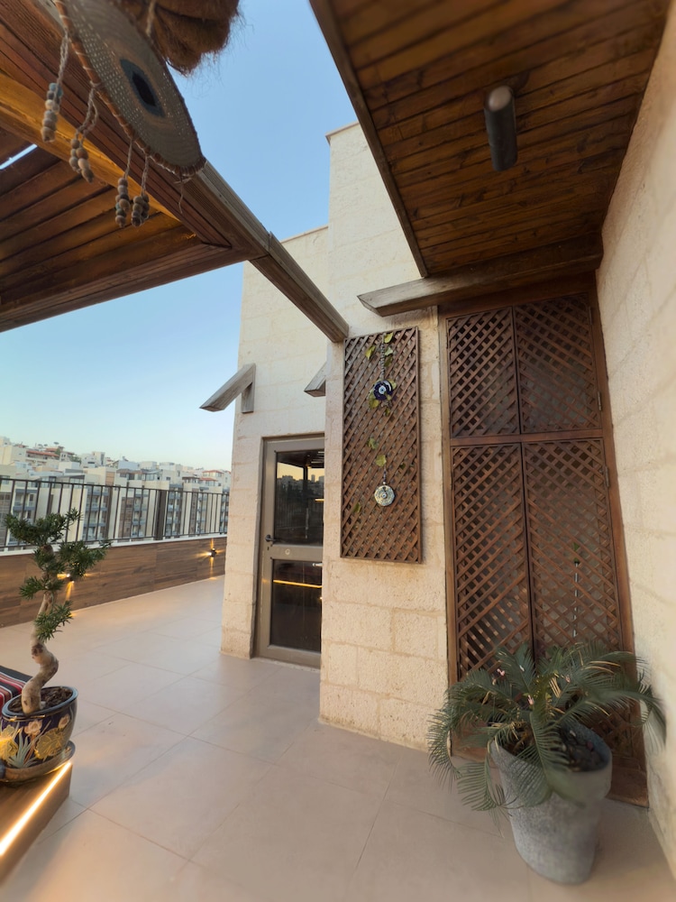 JRE Amazing Rooftop-3bed at Abdoun 701