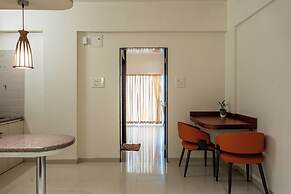 StayBird - Azure Suites Business Hotel