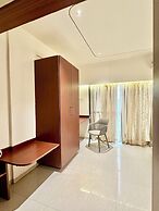 StayBird - Azure Suites Business Hotel