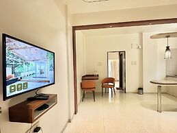 StayBird - Azure Suites Business Hotel