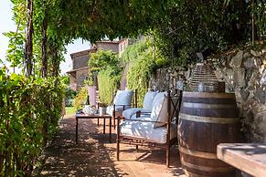 Tuscan Farmhouse With Infinity Pool Retreat