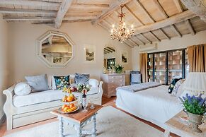 Tuscan Farmhouse With Infinity Pool Retreat