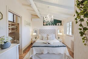 Tuscan Farmhouse With Infinity Pool Retreat