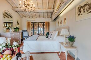 Tuscan Farmhouse With Infinity Pool Retreat