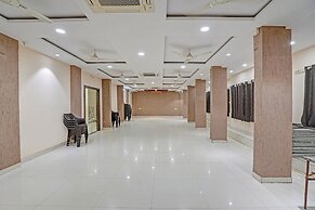 Fabhotel Paras Palace