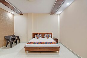 Fabhotel Paras Palace