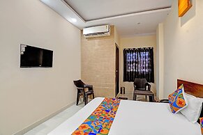 Fabhotel Paras Palace