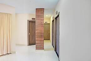Fabhotel Paras Palace