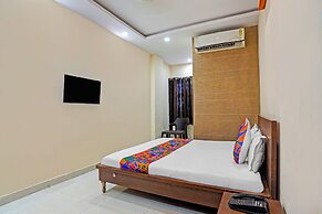 Fabhotel Paras Palace