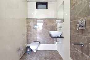 Fabhotel The Grand Manmuralidhar
