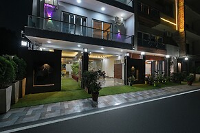 Fabhotel Comfort N Stay