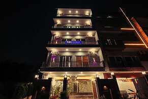 Fabhotel Comfort N Stay
