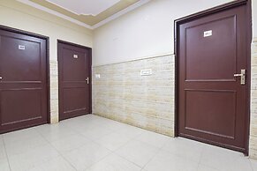 Fabhotel Silver Stay 04