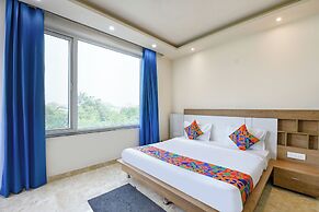 Fabhotel Skylight Inn