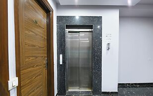 Fabhotel Skylight Inn