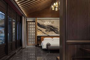 MOONRISE HOTELS & RESORTS