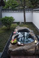 MOONRISE HOTELS & RESORTS