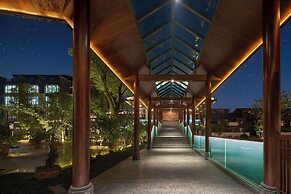 MOONRISE HOTELS & RESORTS
