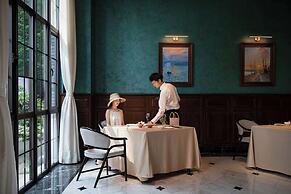 MOONRISE HOTELS & RESORTS