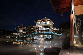 MOONRISE HOTELS & RESORTS