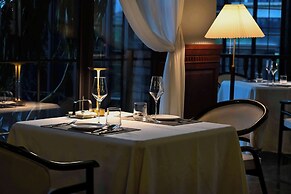 MOONRISE HOTELS & RESORTS