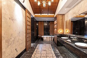 MOONRISE HOTELS & RESORTS