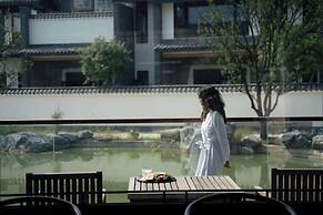MOONRISE HOTELS & RESORTS
