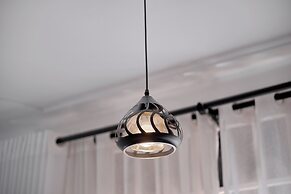 B&S Luxe Living