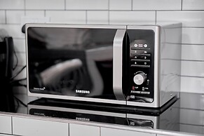 B&S Luxe Living
