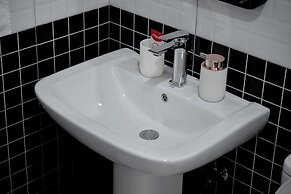 B&S Luxe Living