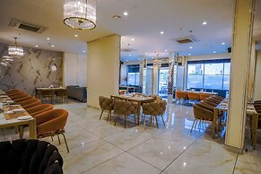 ACR Luxury Hotel