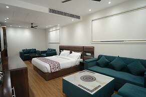ACR Luxury Hotel
