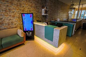 ACR Luxury Hotel