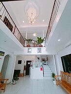 Luna Oslob Travellers Inn