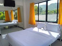 Luna Oslob Travellers Inn