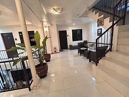 Luna Oslob Travellers Inn