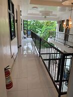 Luna Oslob Travellers Inn