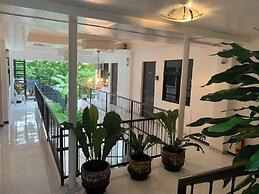 Luna Oslob Travellers Inn