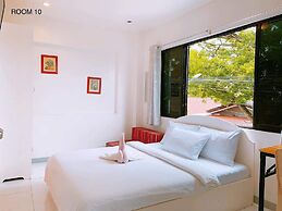 Luna Oslob Travellers Inn