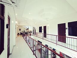 Luna Oslob Travellers Inn