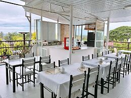 Luna Oslob Travellers Inn