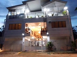 Luna Oslob Travellers Inn
