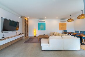 One of Phukets Best Villas V212